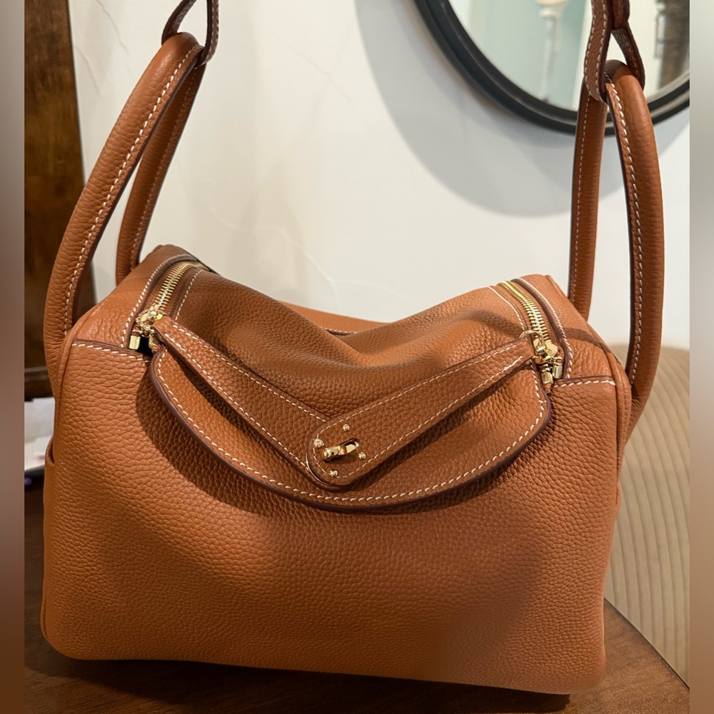 Medium Lindy style shoulder bag